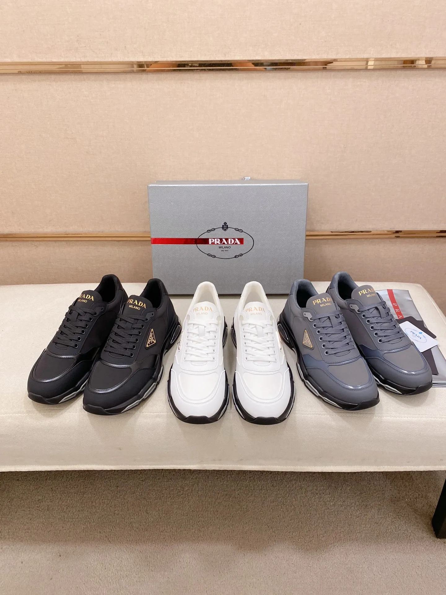 Factory price 640💰 ✔️✔️✔️Higher version High-quality new PRADA (Prada) counters are on the market at the same time. New men's shoes, 😘fabrics imported first-layer cowhide with waterproof materials, purely handmade. Lining: Full cowhide lining. 👍🏿 High-end ☄️ air-cushion molded anti-slip rubber outsole, exquisite lines, simple and elegant, comfortable and high-end for leisure travel. Code number: 38 to 45